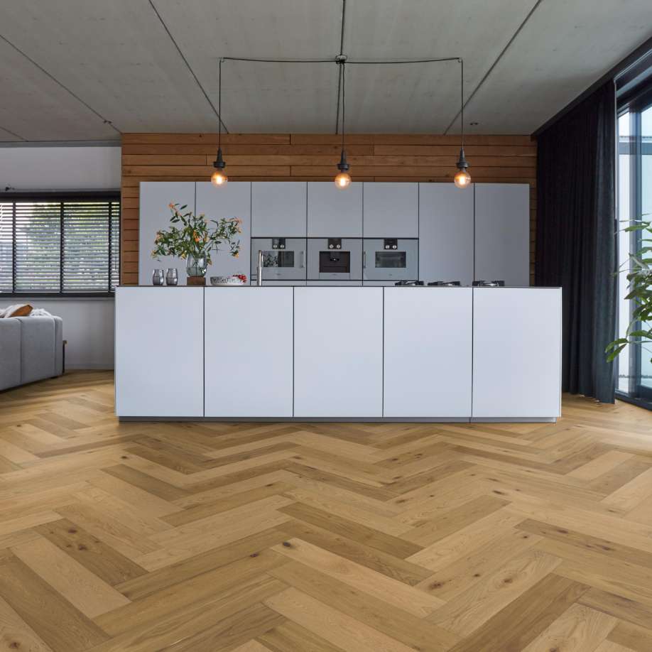 Floorlife Beverly Hills visgraat rustiek dubbel gerookt naturel 4103