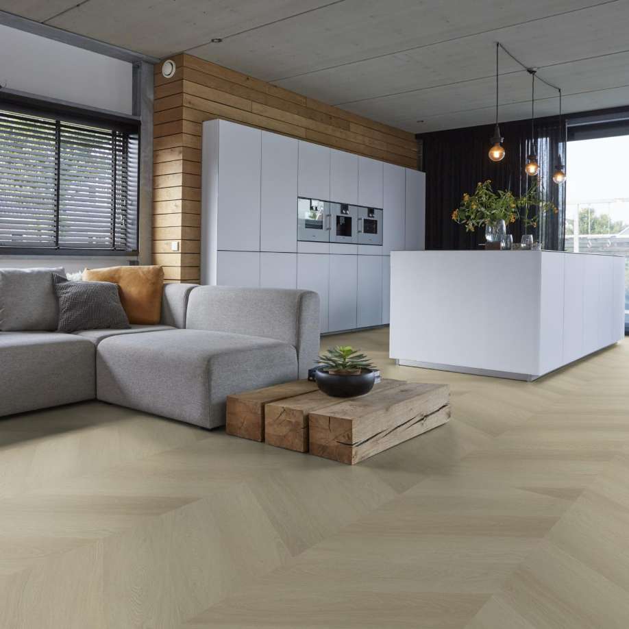 Floorlife YUP Fulham chevron dryback smoky