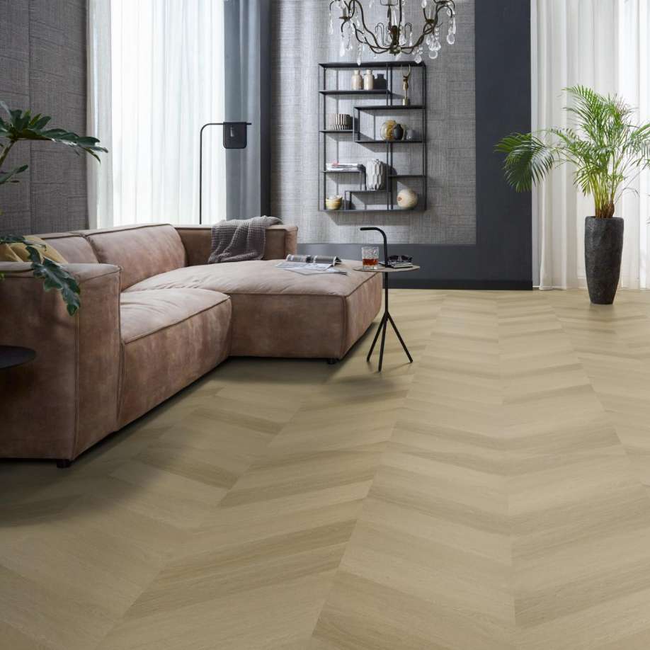 Floorlife YUP Fulham chevron dryback warm oak
