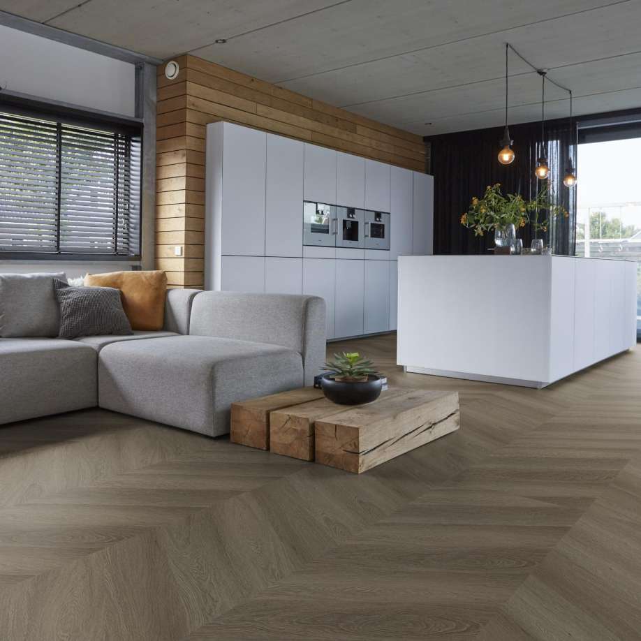 Floorlife YUP Fulham chevron dryback brown