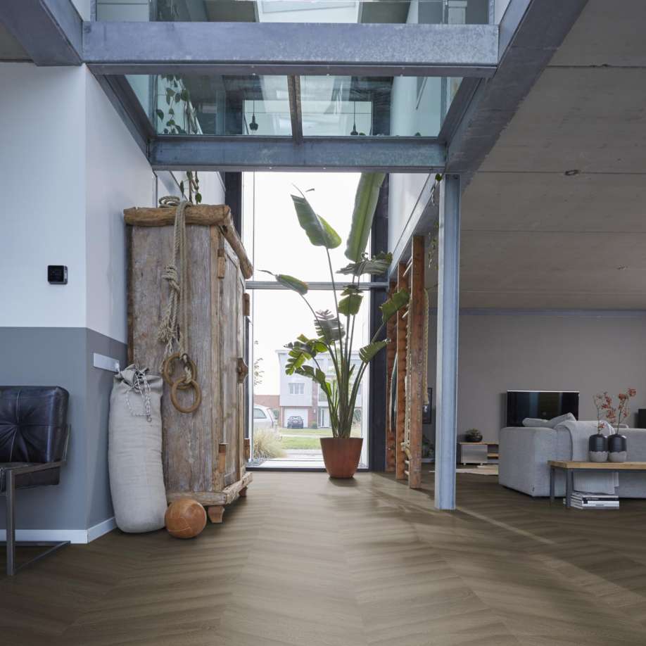 Floorlife YUP Fulham chevron dryback brown